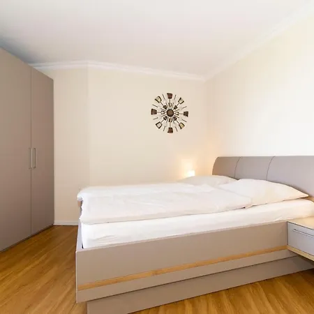 Lord Nelson 104 Apartman *
